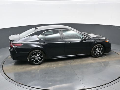 Used 2024 Toyota Camry SE image 39