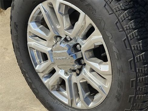 Used 2023 GMC Sierra 2500 Denali w/ Denali Ultimate Package image 10