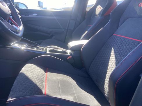 Certified 2025 Volkswagen GTI SE image 17