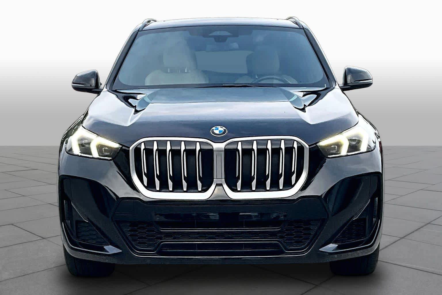Used 2025 BMW X1 xDrive28i AWD/4WD image 3