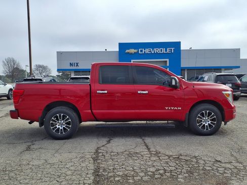 Used 2021 Nissan Titan SV w/ SV Convenience Package AWD/4WD image 19