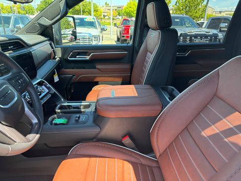 New 2025 GMC Sierra 2500 Denali Ultimate w/ Max Trailering Package image 12