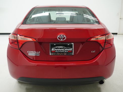 Used 2017 Toyota Corolla LE FWD image 5