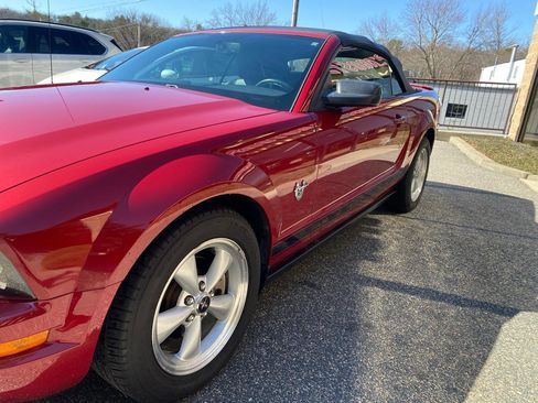 Used 2009 Ford Mustang Convertible image 30