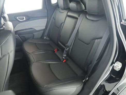 New 2026 Jeep Compass Latitude image 22