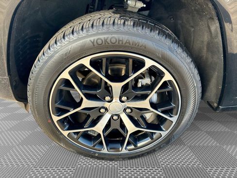 Used 2022 Jeep Grand Cherokee Summit image 34