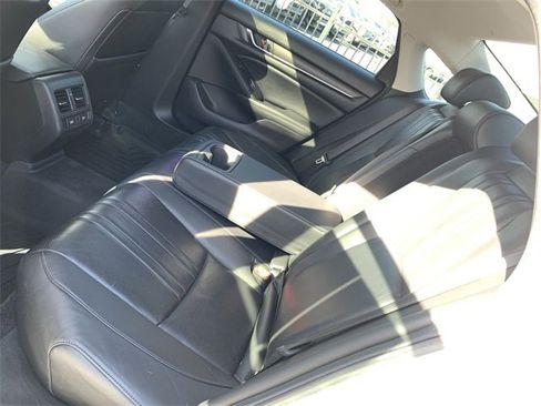 Used 2022 Honda Accord Touring image 10