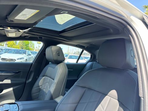 Used 2024 BMW i5 eDrive40i w/ M Sport Package image 16