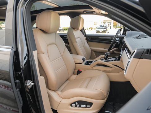 Used 2019 Porsche Cayenne AWD/4WD image 39