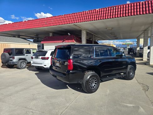 Used 2018 Chevrolet Tahoe LT w/ Luxury Package image 3