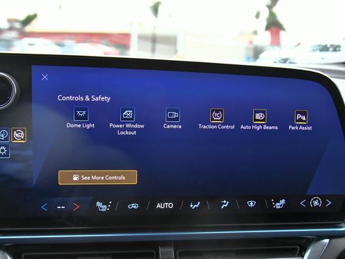 Used 2025 Chevrolet Equinox EV LT w/ Convenience Package image 31