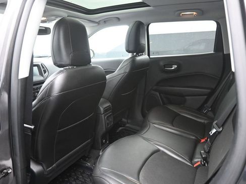 Used 2020 Jeep Compass Latitude AWD/4WD image 25