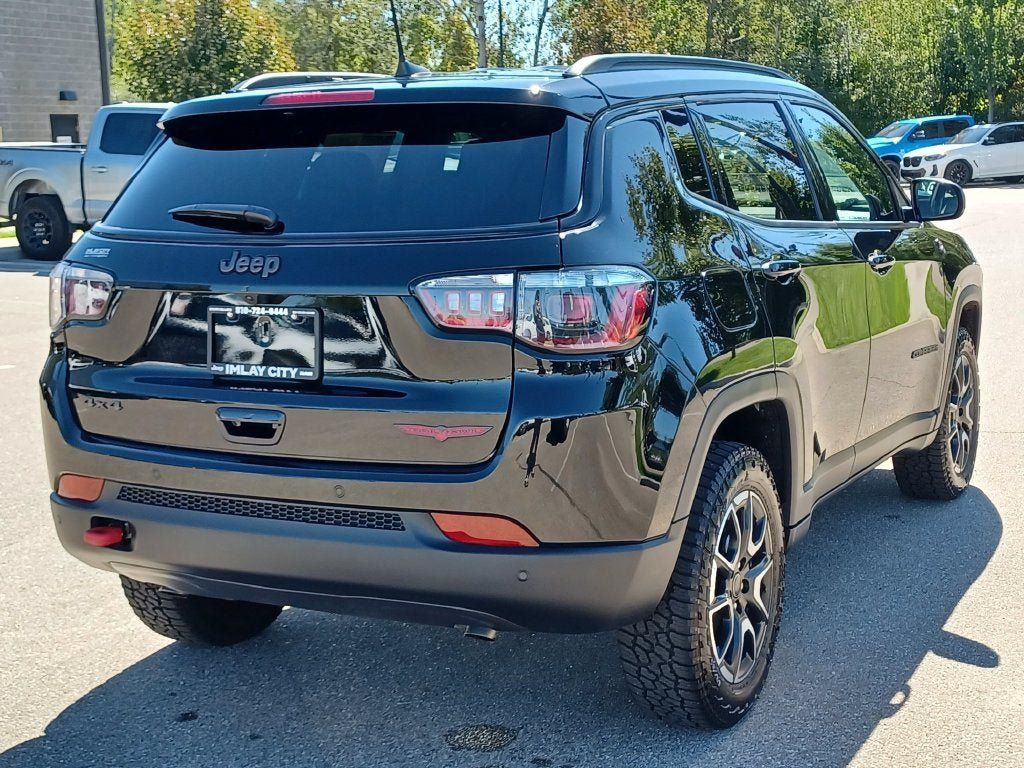 Used 2026 Jeep Compass Trailhawk AWD/4WD image 4