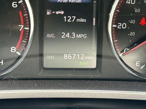 Used 2018 Toyota RAV4 SE w/ Power Extra Value Package FWD image 14