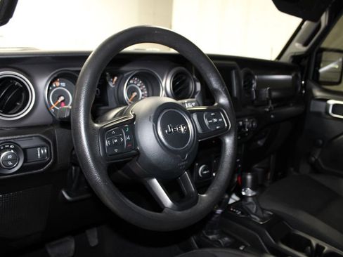 Used 2023 Jeep Gladiator Sport image 17