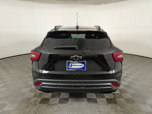 New 2026 Chevrolet Trax LT w/ Driver Confidence Package FWD image 8