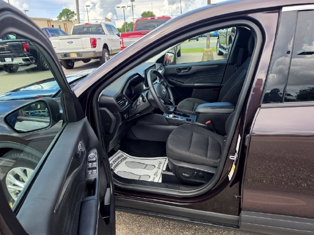 Used 2023 Ford Escape Active w/ Tech Pack #1 FWD image 16