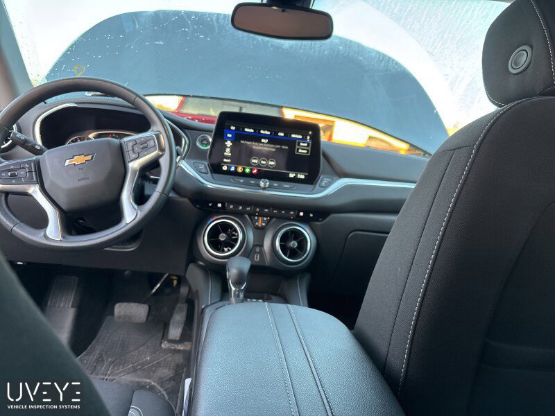 Used 2025 Chevrolet Blazer LT w/ Convenience Package FWD image 16