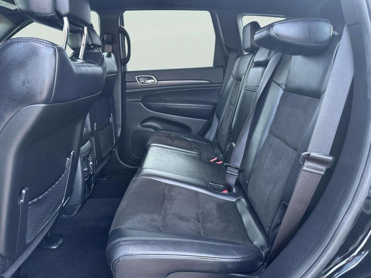 Used 2019 Jeep Grand Cherokee Altitude RWD image 11