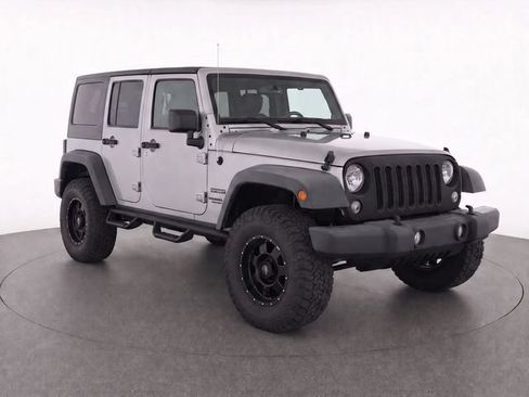 Used 2018 Jeep Wrangler Unlimited Sport S AWD/4WD image 2