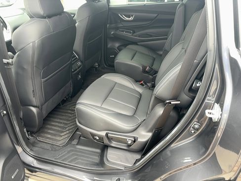 Certified 2025 Subaru Ascent Limited w/ Popular Package #2 image 11
