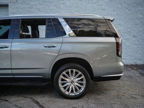 Used 2024 Cadillac Escalade Premium Luxury image 11