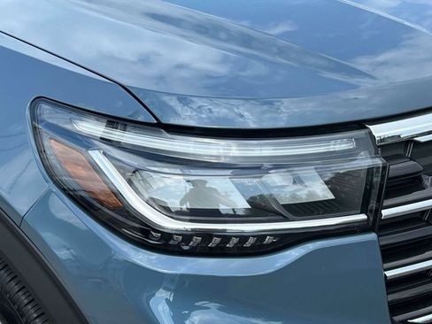 Used 2026 Ford Explorer Active AWD/4WD image 13