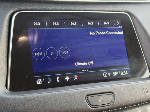 Used 2021 Cadillac XT4 Luxury w/ Cold Weather Package image 25