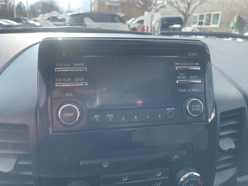 Used 2014 Nissan Titan SV w/ SV Value Truck Package image 12