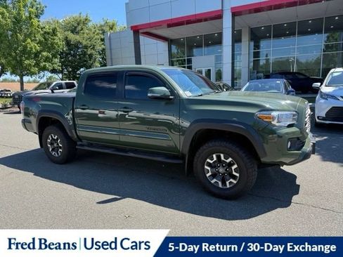 Used 2022 Toyota Tacoma TRD Off-Road AWD/4WD image 3