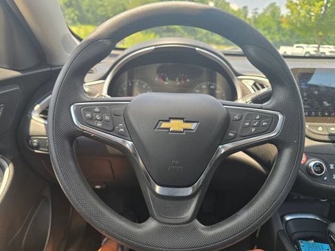 Used 2024 Chevrolet Malibu LT FWD image 24