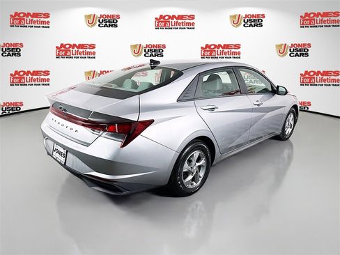 Certified 2022 Hyundai Elantra SE w/ Cargo Package image 14