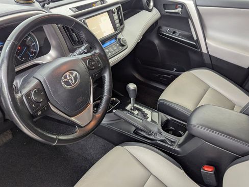 Used 2017 Toyota RAV4 Limited image 4