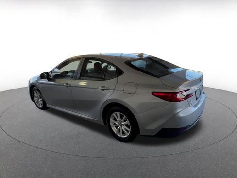 Used 2025 Toyota Camry LE image 13