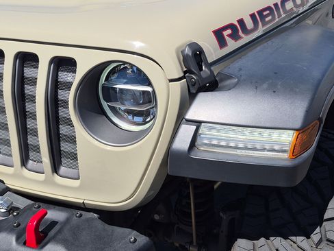 Used 2020 Jeep Gladiator Rubicon AWD/4WD image 10
