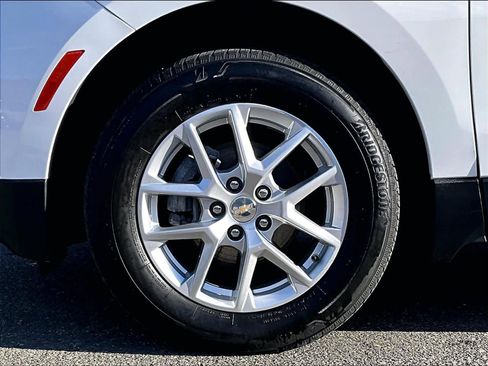 Used 2023 Chevrolet Equinox LT image 7