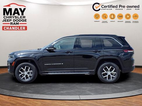 Used 2025 Jeep Grand Cherokee Limited w/ Luxury Tech Group II AWD/4WD image 16