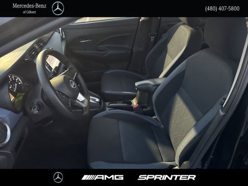 Used 2023 Nissan Versa SV image 8