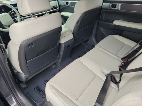 Used 2025 Hyundai Santa Fe SEL image 13