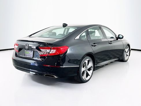 Used 2018 Honda Accord Touring image 9