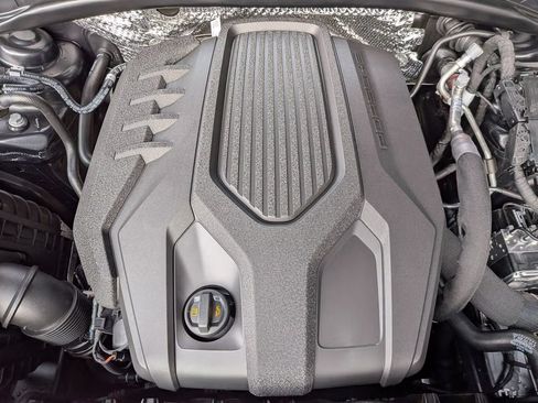 Certified 2026 Porsche Macan AWD/4WD image 28