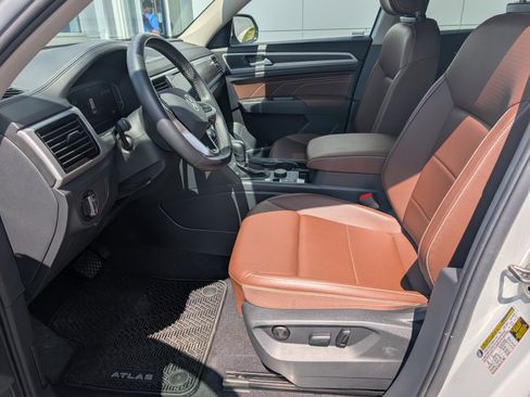Used 2023 Volkswagen Atlas SE w/ Black Wheel Package AWD/4WD image 19