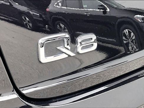 Used 2020 Audi Q8 Premium Plus image 29