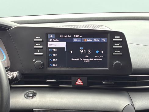 Certified 2025 Hyundai Elantra Sport FWD image 18