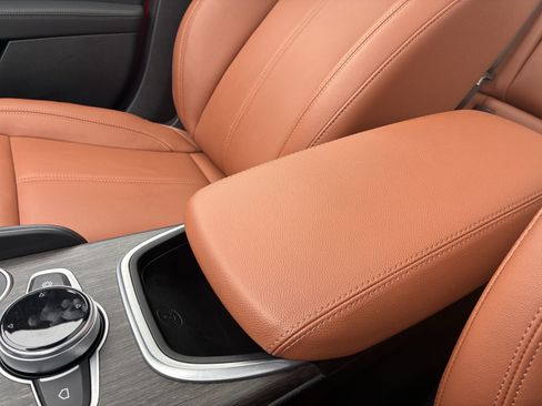 Certified 2022 Alfa Romeo Giulia Ti image 22