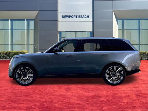 New 2026 Land Rover Range Rover Long Wheelbase SE image 2