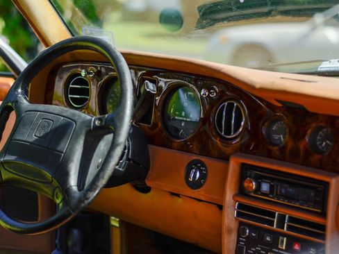 Used 1991 Rolls-Royce Silver Spur II image 19