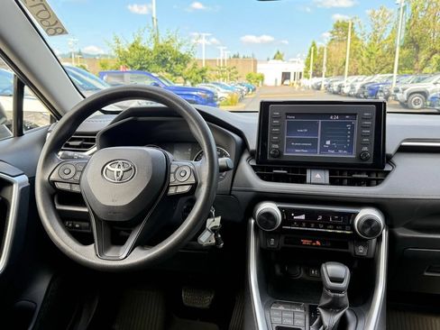 Used 2019 Toyota RAV4 LE w/ All Weather Liner Package AWD/4WD image 28