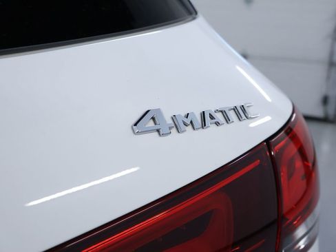 Used 2022 Mercedes-Benz GLA 250 4MATIC w/ AMG Line image 11