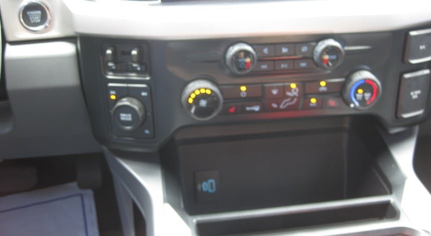 Used 2024 Ford F250 XLT w/ XLT Premium Package AWD/4WD image 12